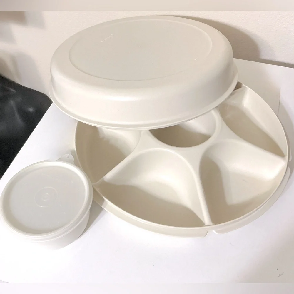 Vintage-Tupperware 4 PC Divided Serving Tray Cream